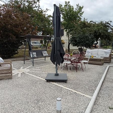 Chambre Privative Avec Salle D'Eau Chasseneuil-sur-Bonnieure 外观 照片