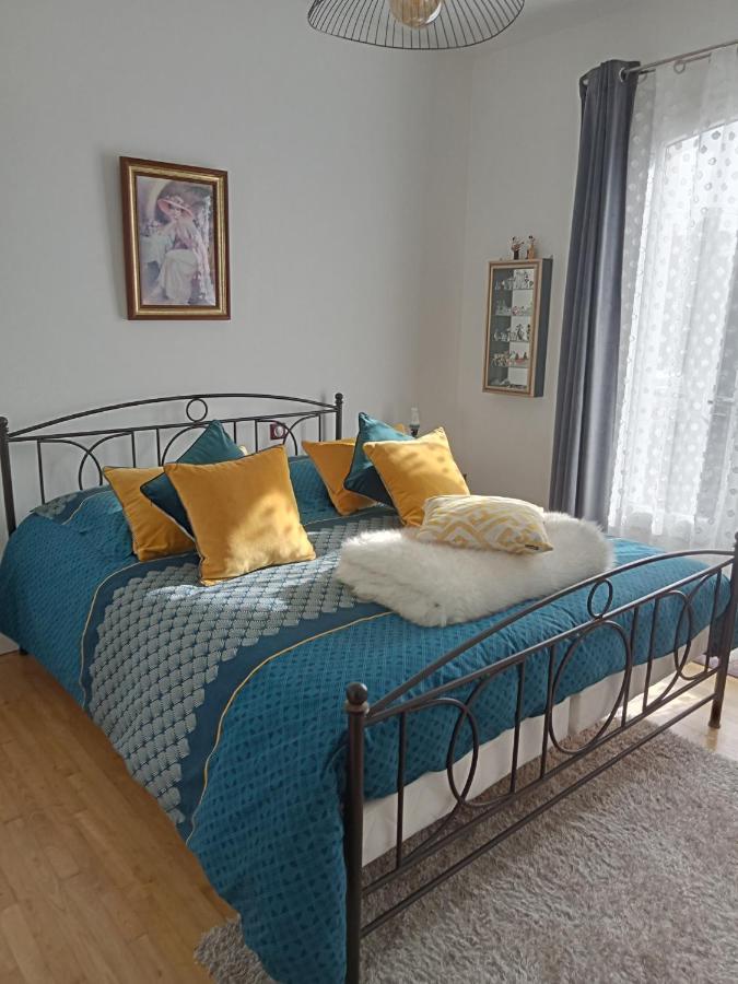 Chambre Privative Avec Salle D'Eau Chasseneuil-sur-Bonnieure 外观 照片