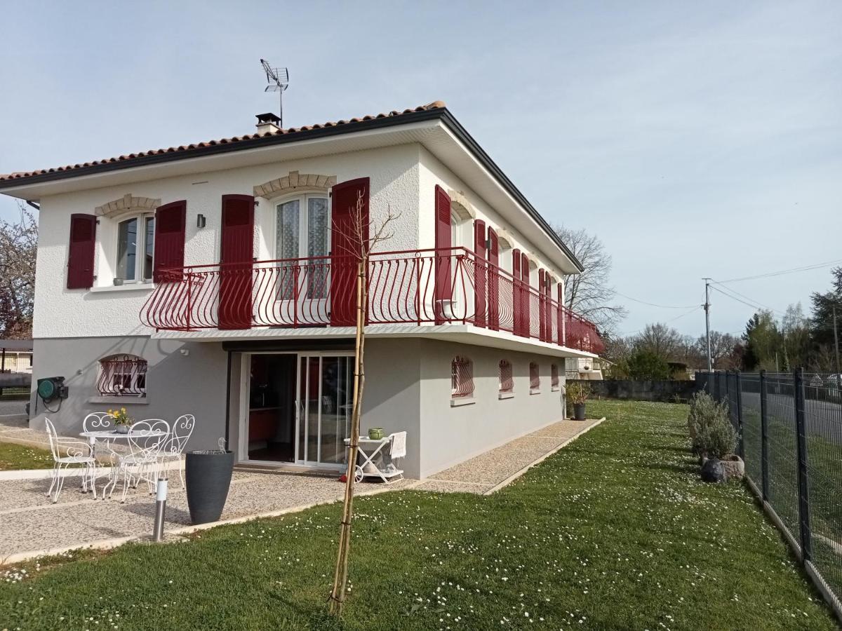 Chambre Privative Avec Salle D'Eau Chasseneuil-sur-Bonnieure 外观 照片