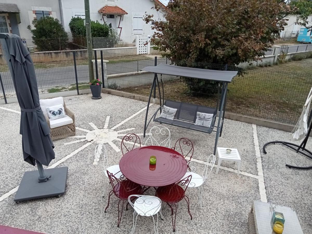 Chambre Privative Avec Salle D'Eau Chasseneuil-sur-Bonnieure 外观 照片